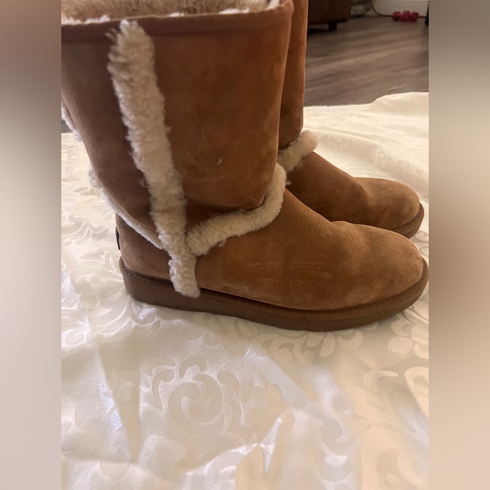 Cozy Tan Shearling Boots
